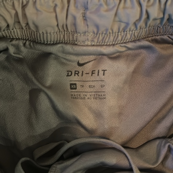Nike Dri-Fit Shorts XS - Picture 3 of 3
